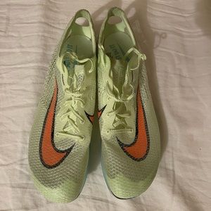 Brand new, never used. No spikes included. Retail price 190.00